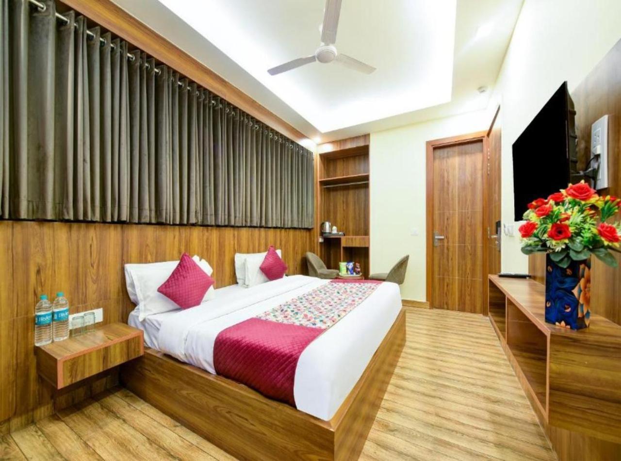Rosewood Suites A Family Hotel Near Delhi Airport Nowe Delhi Zewnętrze zdjęcie