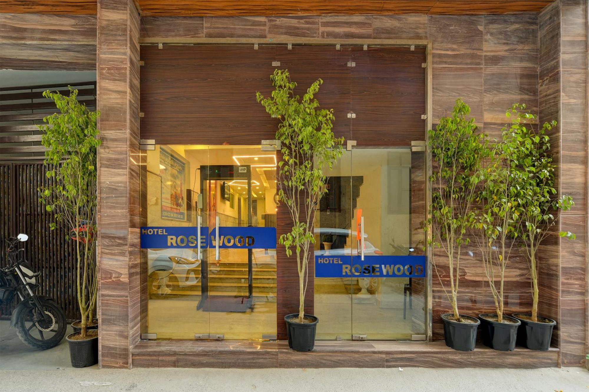 Rosewood Suites A Family Hotel Near Delhi Airport Nowe Delhi Zewnętrze zdjęcie